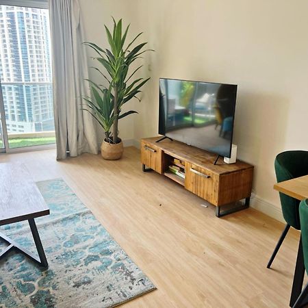 Newly Renovated Marina & Sea View Family Condo Dubai Bagian luar foto